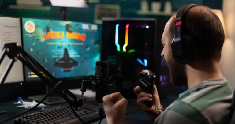 Videogaming: image of gamer in from of a computer screen